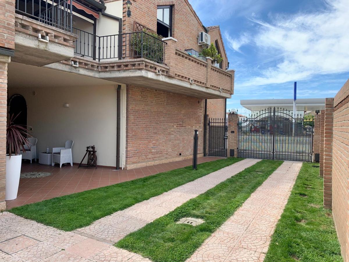 פררה Villa Oasi מראה חיצוני תמונה