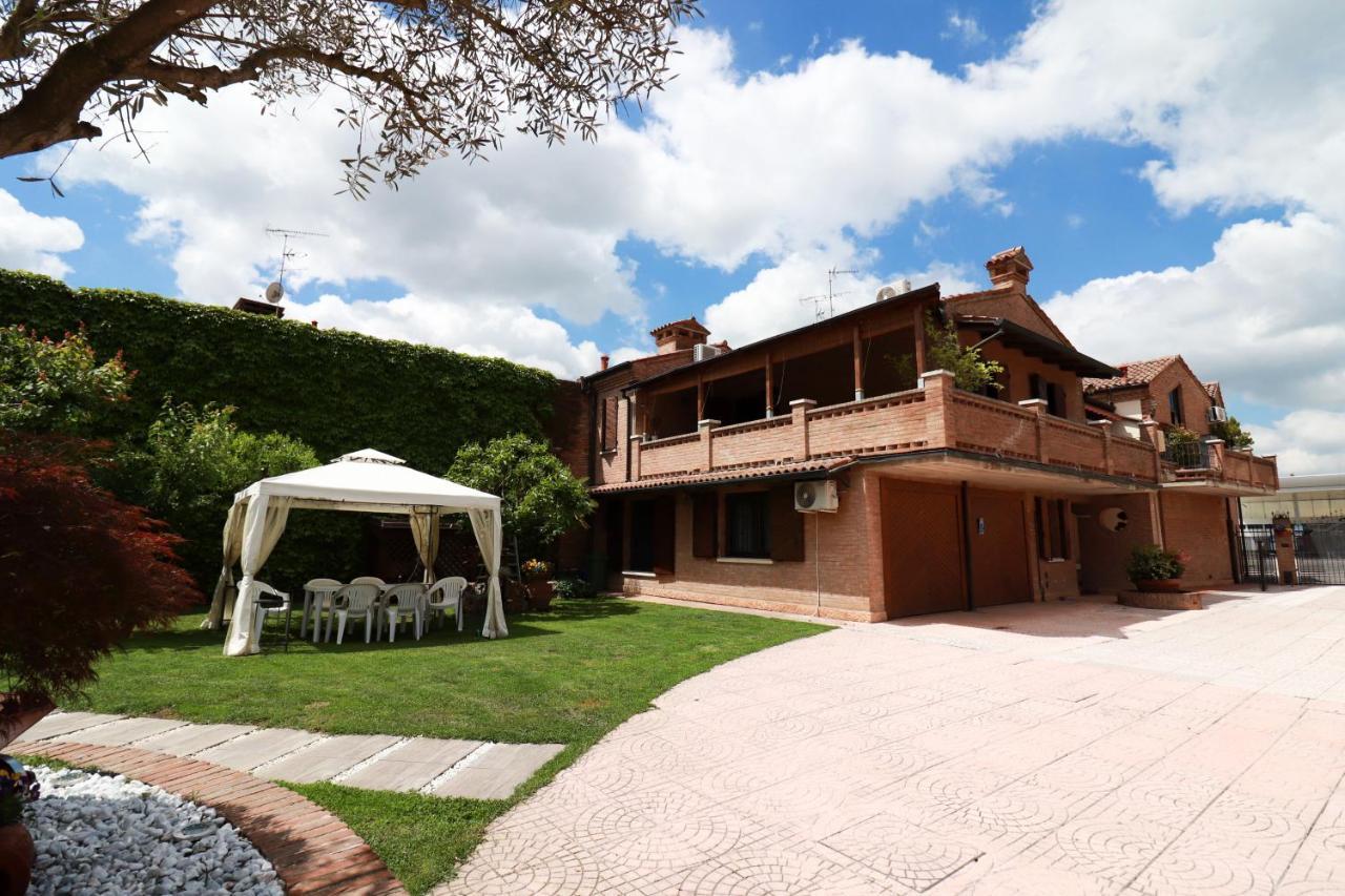 פררה Villa Oasi מראה חיצוני תמונה